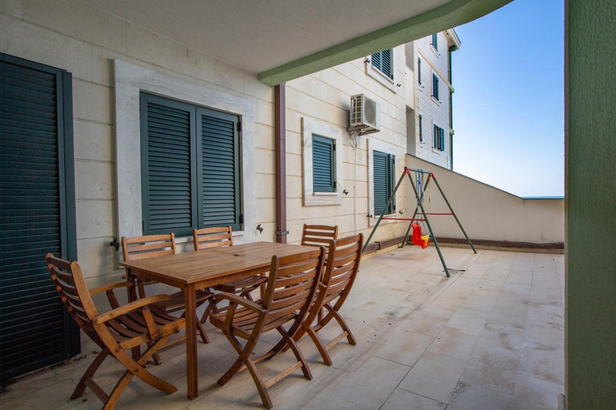 Montesan Luxury Apartment Beach Front Sveti Stefan Exterior foto