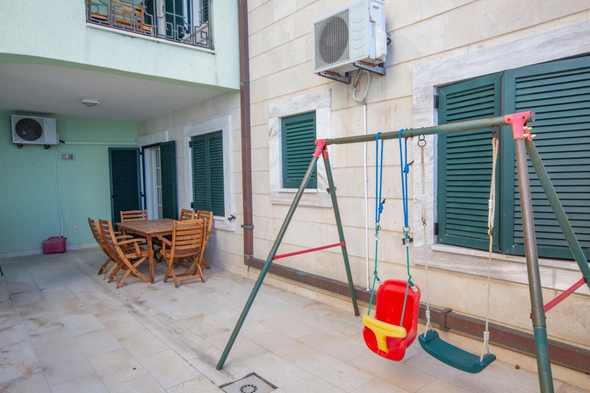 Montesan Luxury Apartment Beach Front Sveti Stefan Exterior foto