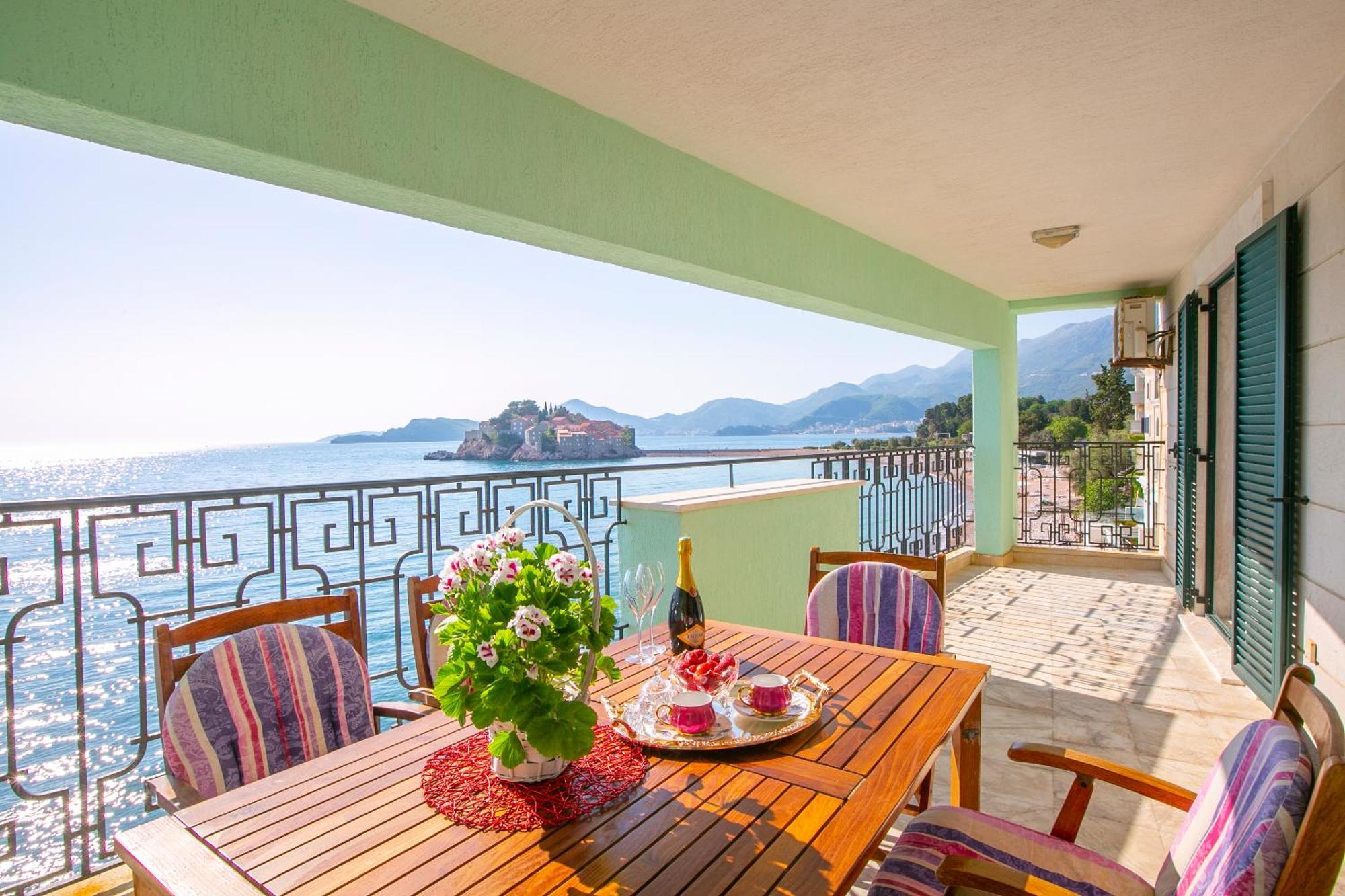 Montesan Luxury Apartment Beach Front Sveti Stefan Exterior foto