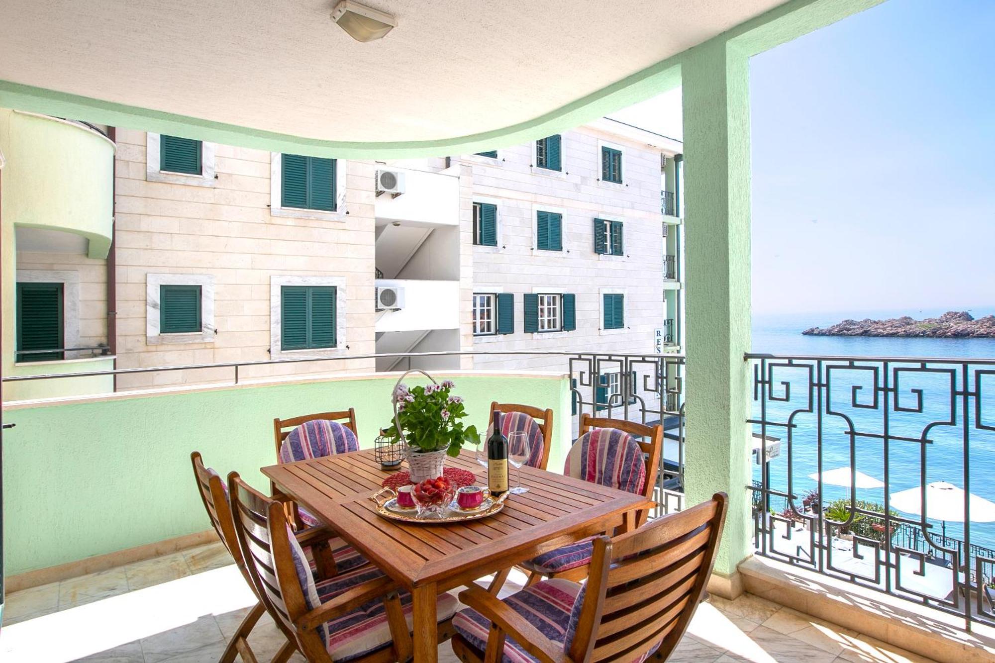 Montesan Luxury Apartment Beach Front Sveti Stefan Exterior foto