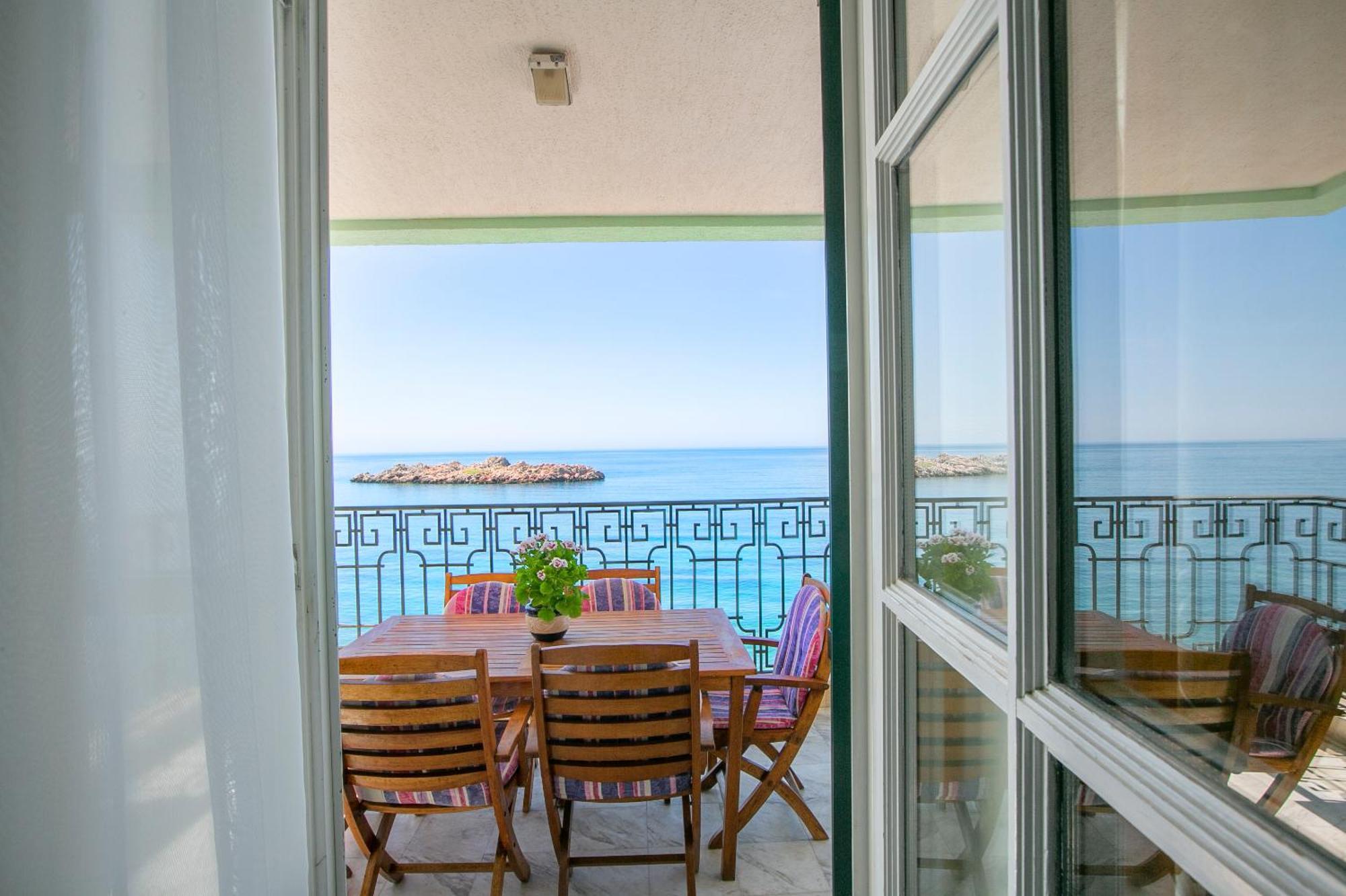 Montesan Luxury Apartment Beach Front Sveti Stefan Exterior foto