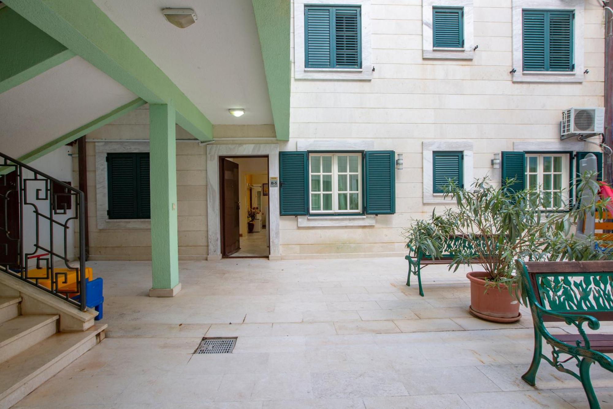Montesan Luxury Apartment Beach Front Sveti Stefan Exterior foto